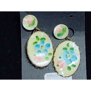VTG Mother Of Pearl Hand Painted screw back Earring  SpringtimeArt